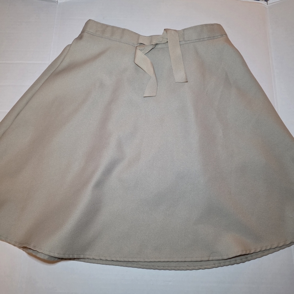 IZOD Approved Schoolwear Faux Belted Uniform Skort 16 Regular Khaki